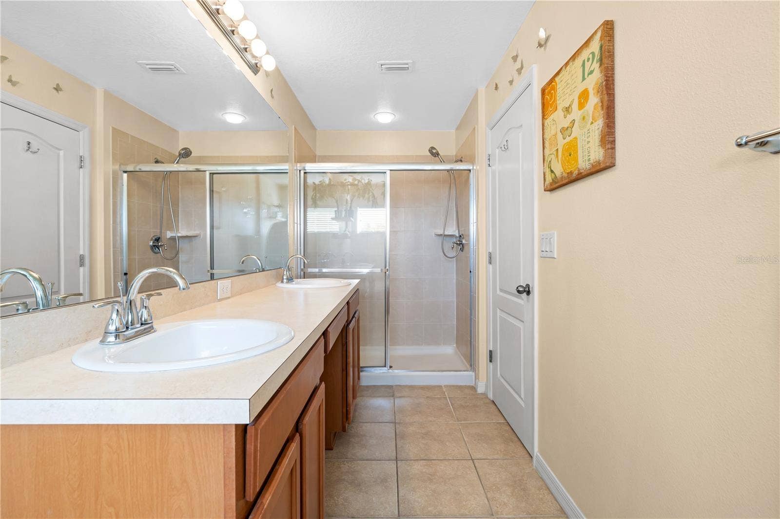 8718 TURNSTONE HAVEN PLACE, Tampa, FL 33619 8718 TURNSTONE HAVEN PLACE, Tampa, FL 33619
