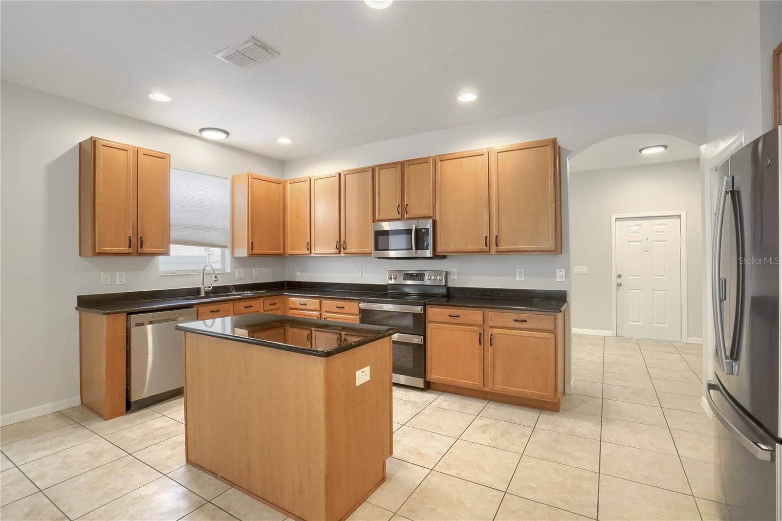 15479 LONG CYPRESS DRIVE, Ruskin, FL 33573 Kitchen