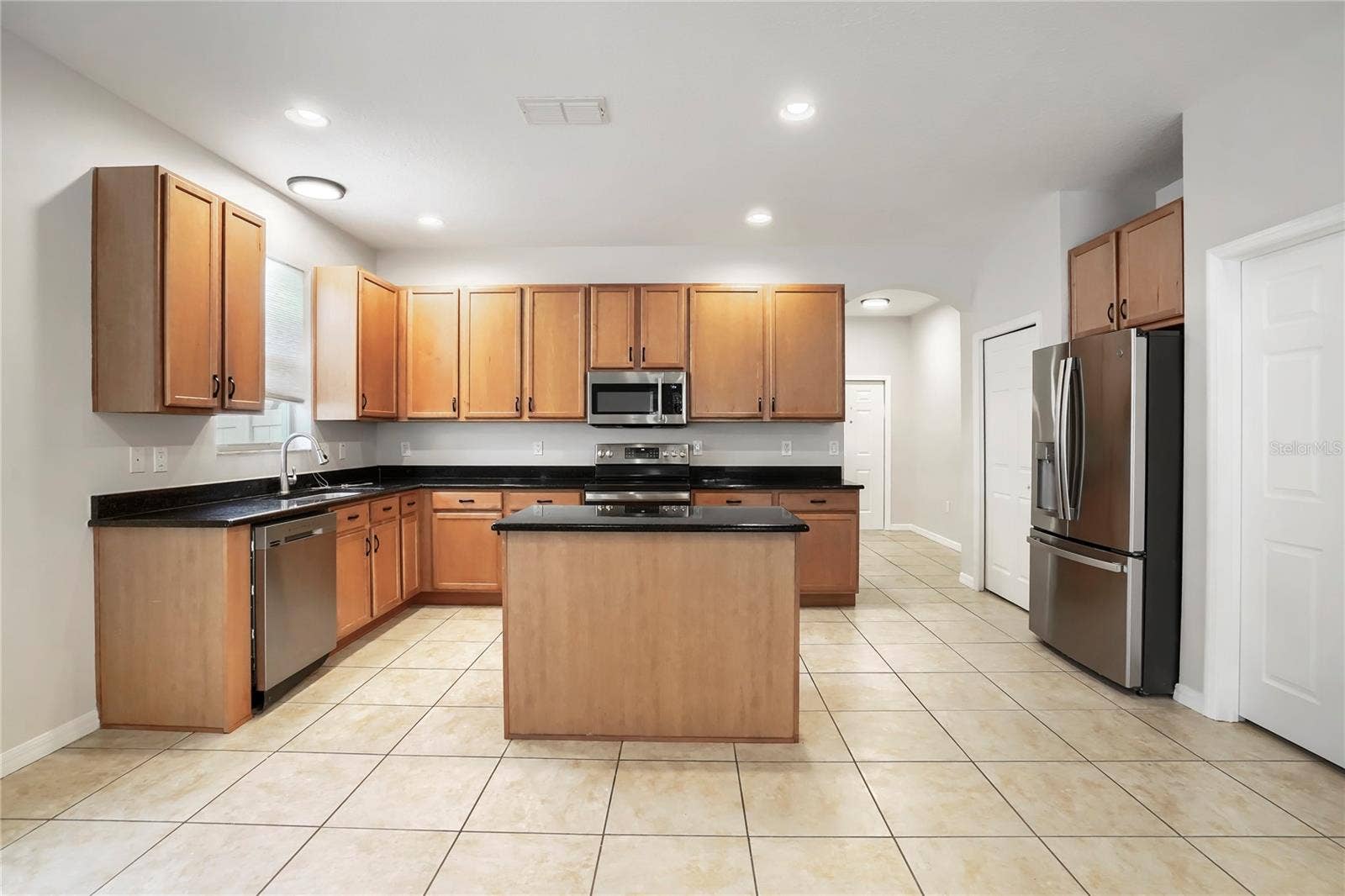 15479 LONG CYPRESS DRIVE, Ruskin, FL 33573 Kitchen