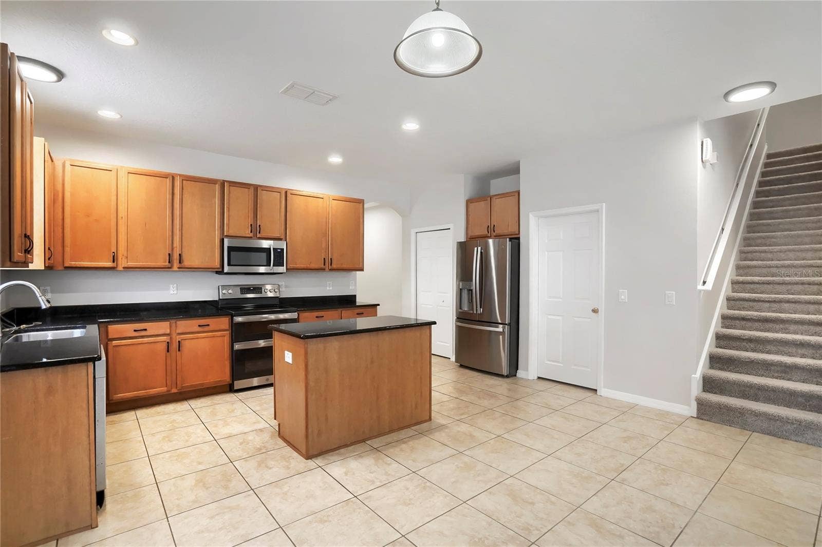 15479 LONG CYPRESS DRIVE, Ruskin, FL 33573 Kitchen
