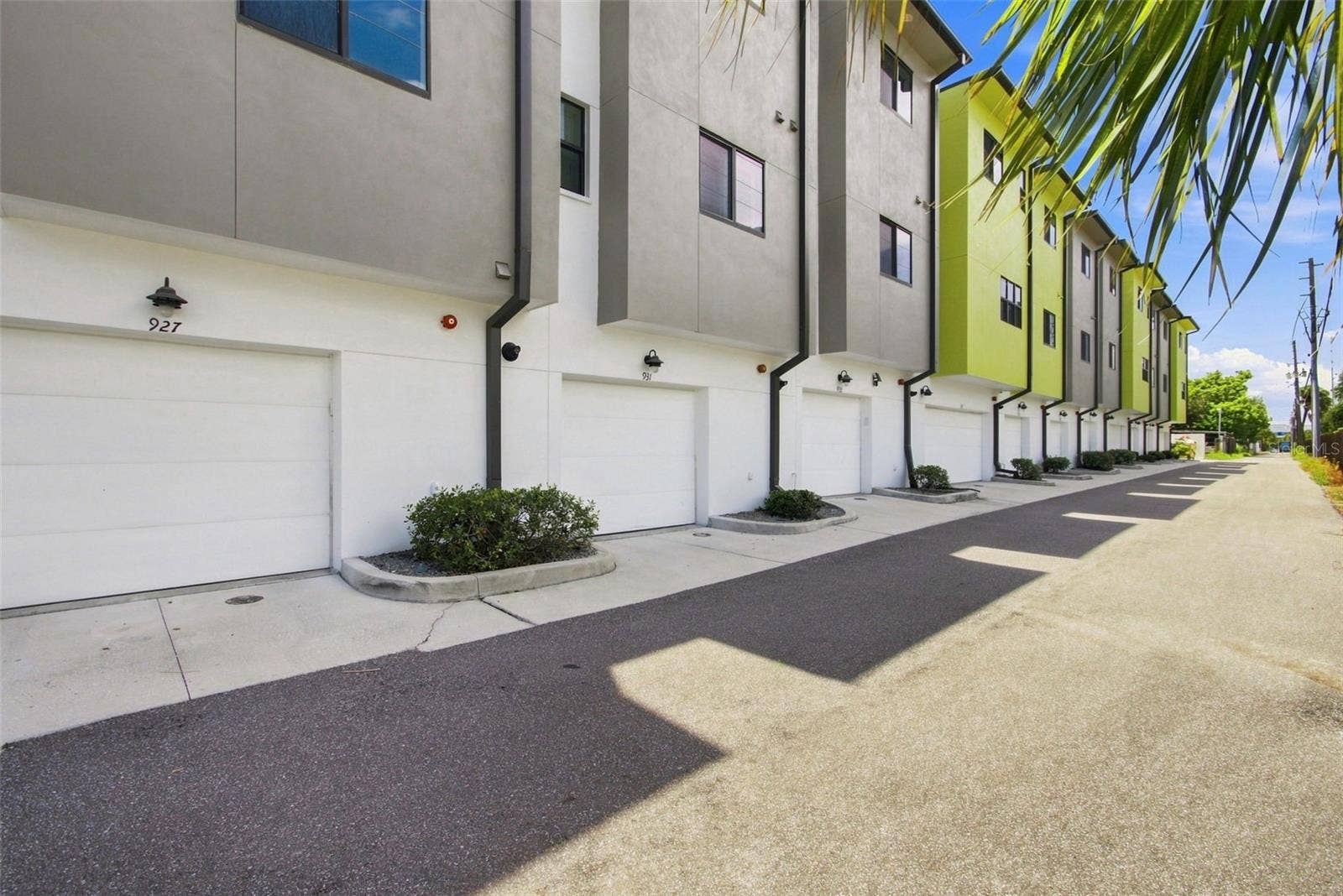 931 ARLINGTON AVENUE N, #1, St Petersburg, FL 33705 931 ARLINGTON AVENUE N, #1, St Petersburg, FL 33705