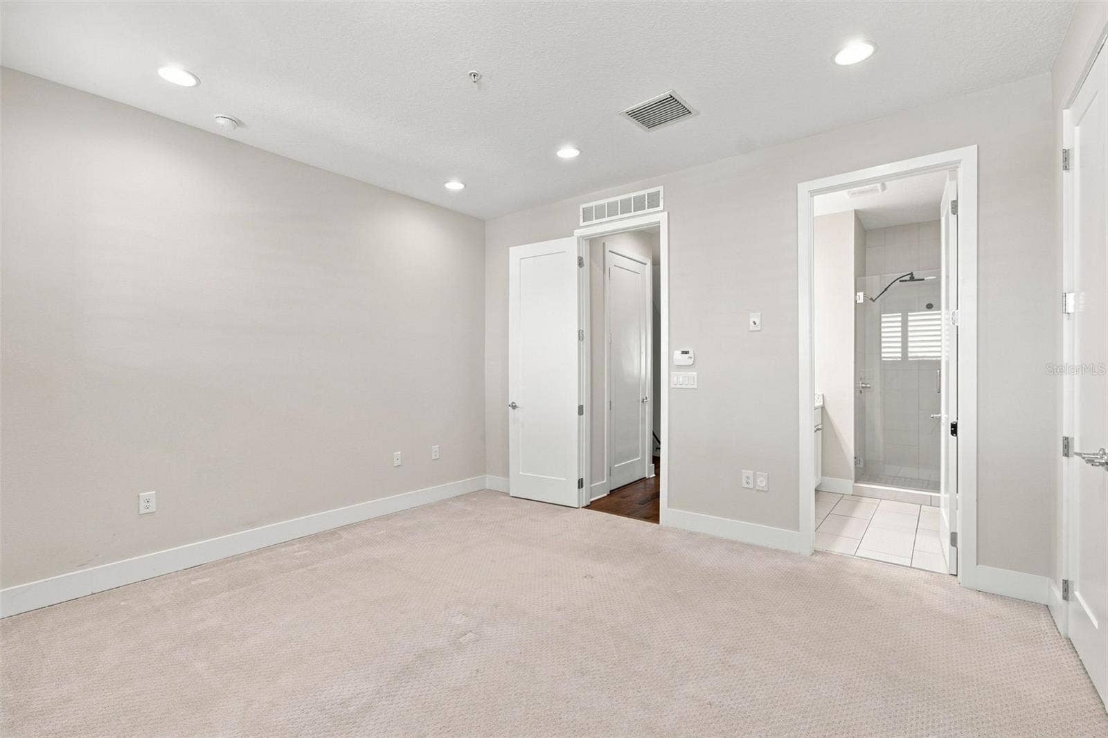 931 ARLINGTON AVENUE N, #1, St Petersburg, FL 33705 931 ARLINGTON AVENUE N, #1, St Petersburg, FL 33705