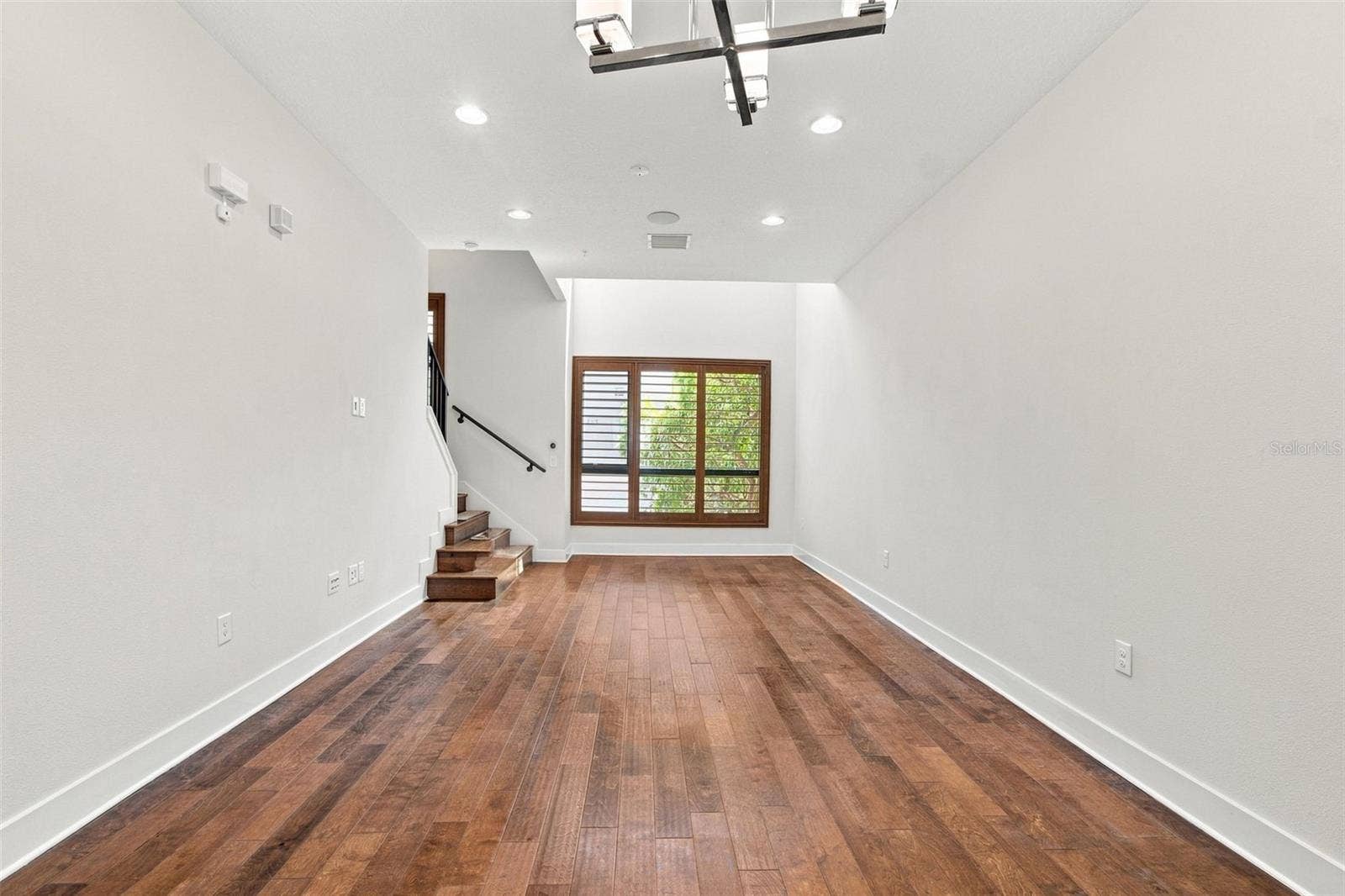 931 ARLINGTON AVENUE N, #1, St Petersburg, FL 33705 931 ARLINGTON AVENUE N, #1, St Petersburg, FL 33705