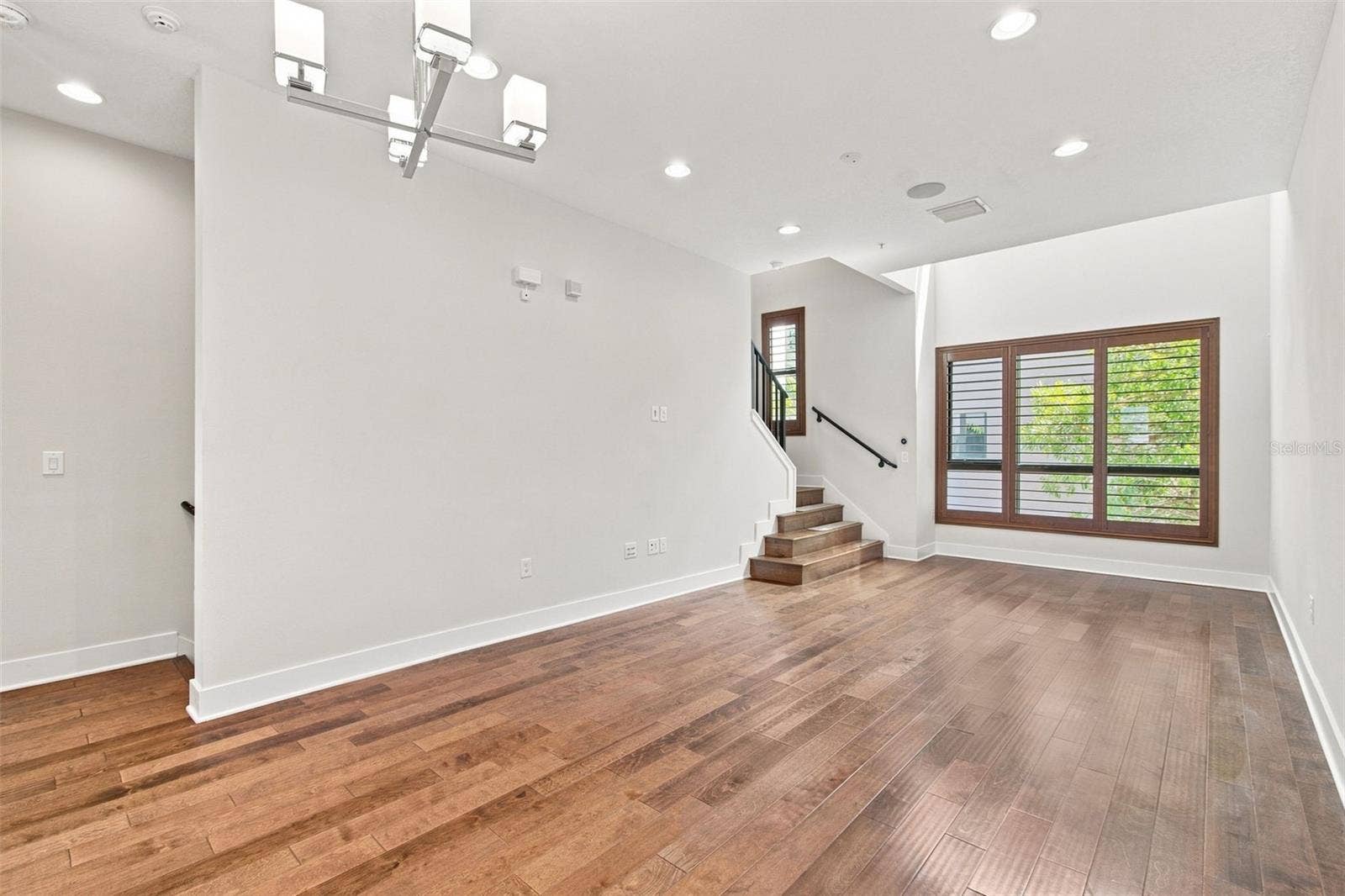 931 ARLINGTON AVENUE N, #1, St Petersburg, FL 33705 931 ARLINGTON AVENUE N, #1, St Petersburg, FL 33705
