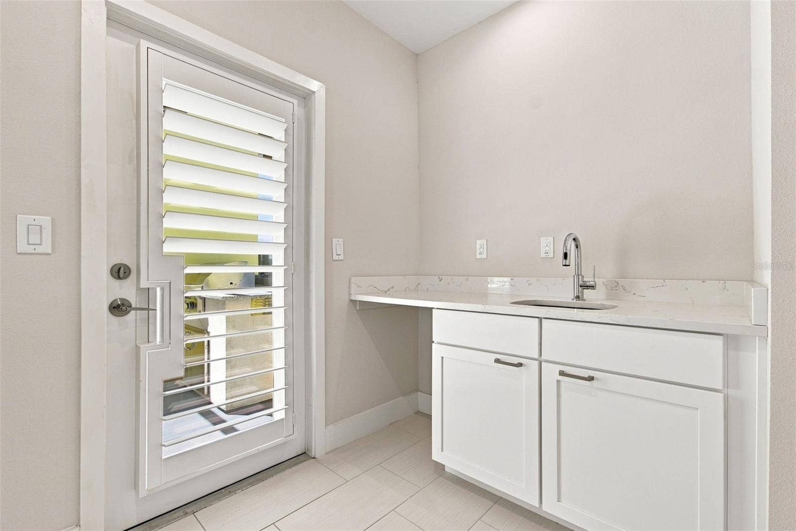 931 ARLINGTON AVENUE N, #1, St Petersburg, FL 33705 931 ARLINGTON AVENUE N, #1, St Petersburg, FL 33705