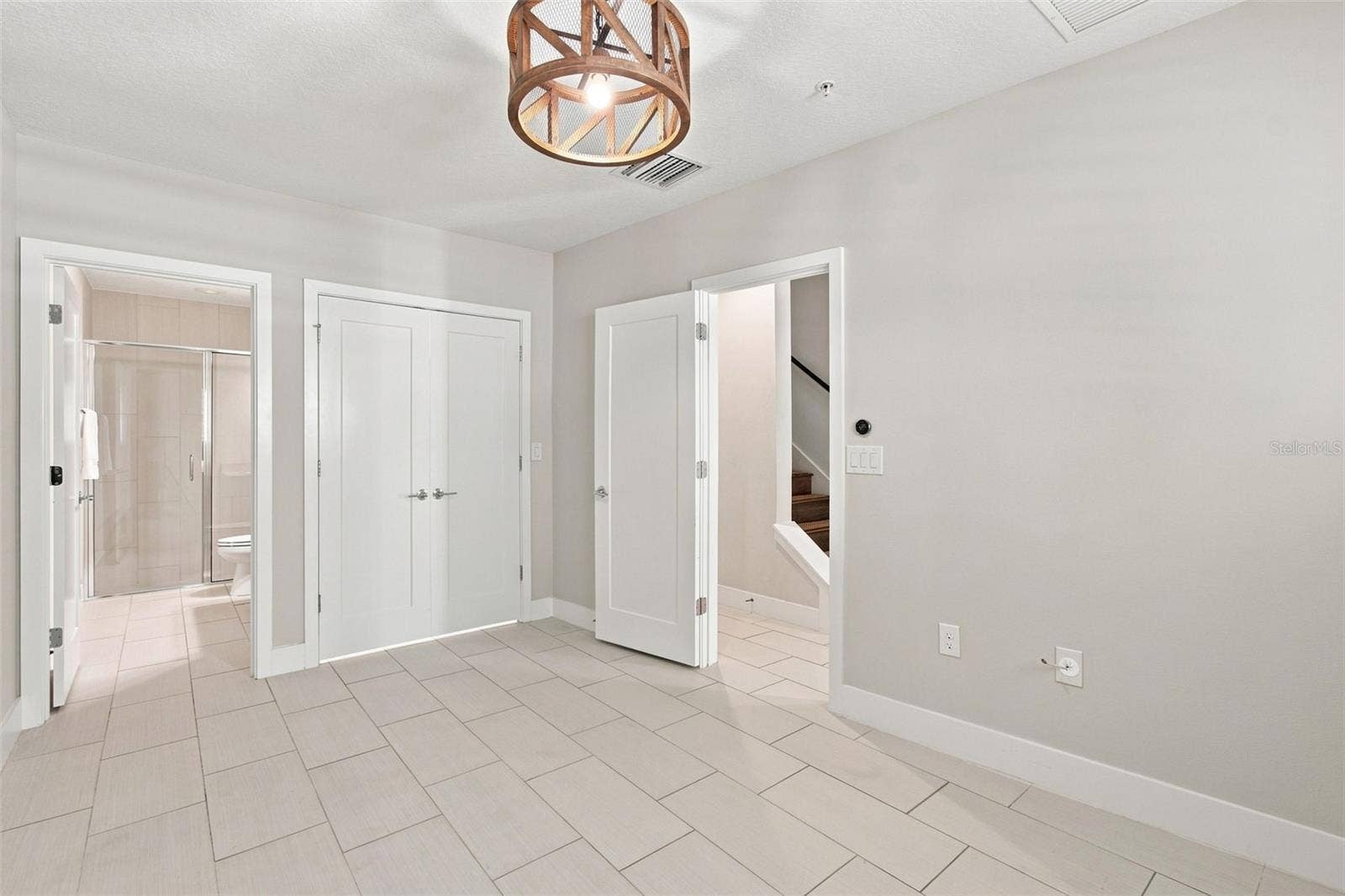 931 ARLINGTON AVENUE N, #1, St Petersburg, FL 33705 931 ARLINGTON AVENUE N, #1, St Petersburg, FL 33705