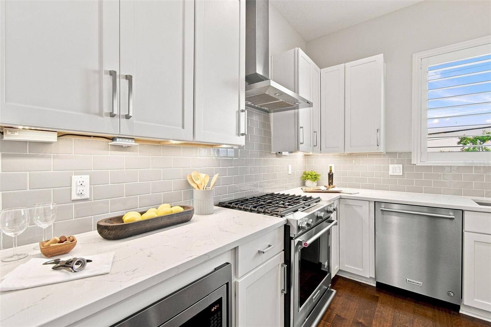 931 ARLINGTON AVENUE N, #1, St Petersburg, FL 33705 931 ARLINGTON AVENUE N, #1, St Petersburg, FL 33705