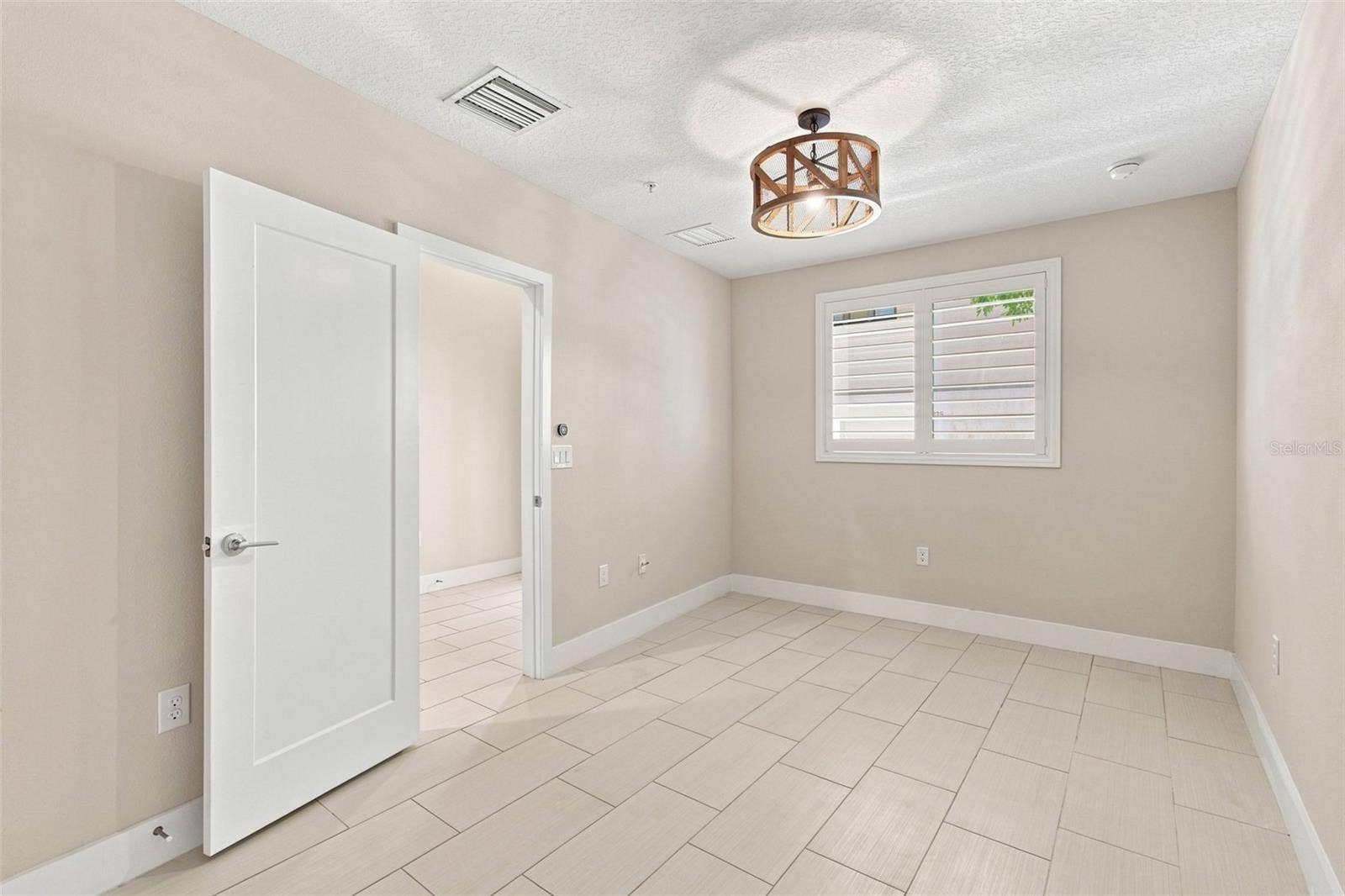 931 ARLINGTON AVENUE N, #1, St Petersburg, FL 33705 931 ARLINGTON AVENUE N, #1, St Petersburg, FL 33705