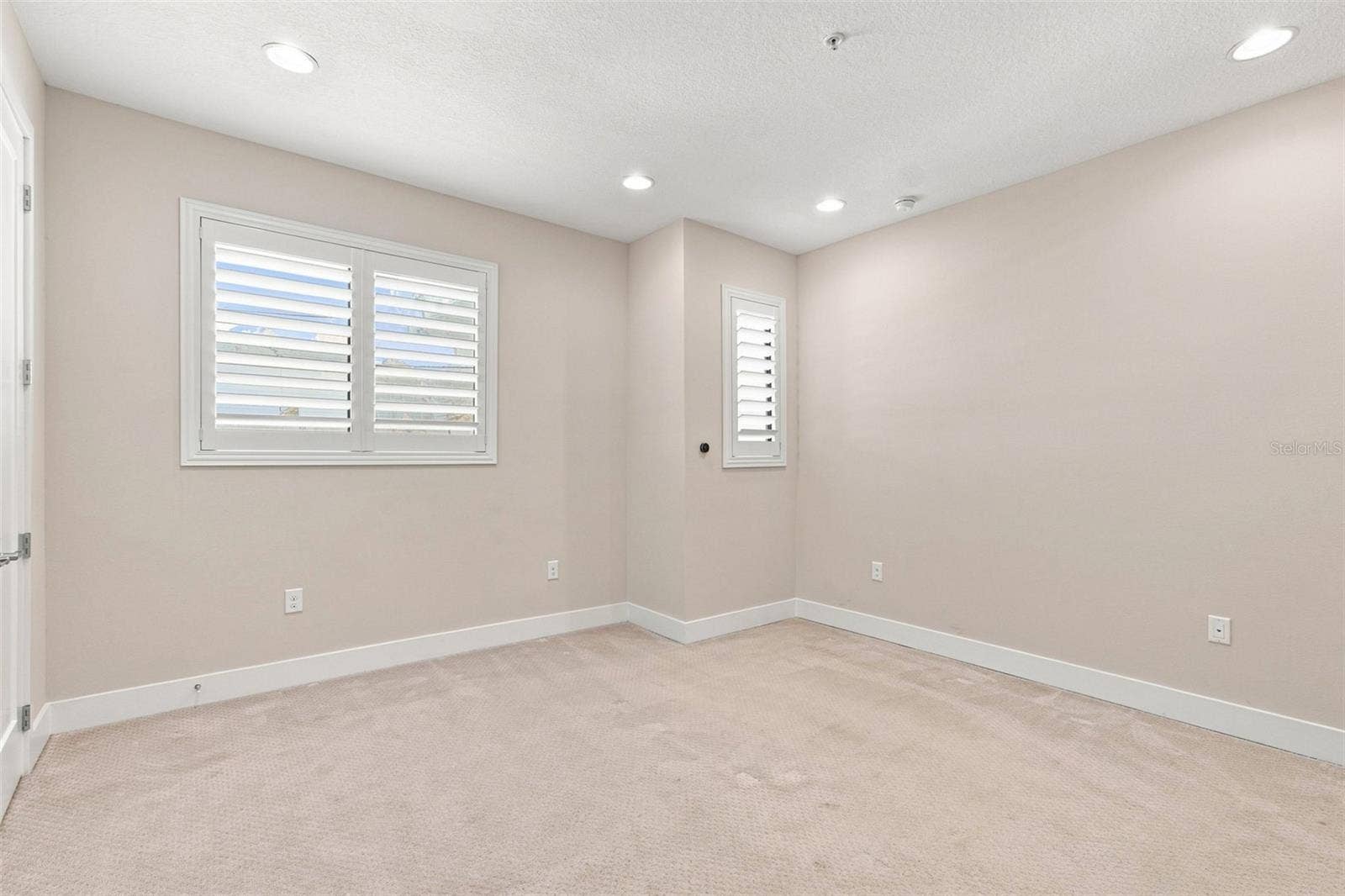 931 ARLINGTON AVENUE N, #1, St Petersburg, FL 33705 931 ARLINGTON AVENUE N, #1, St Petersburg, FL 33705