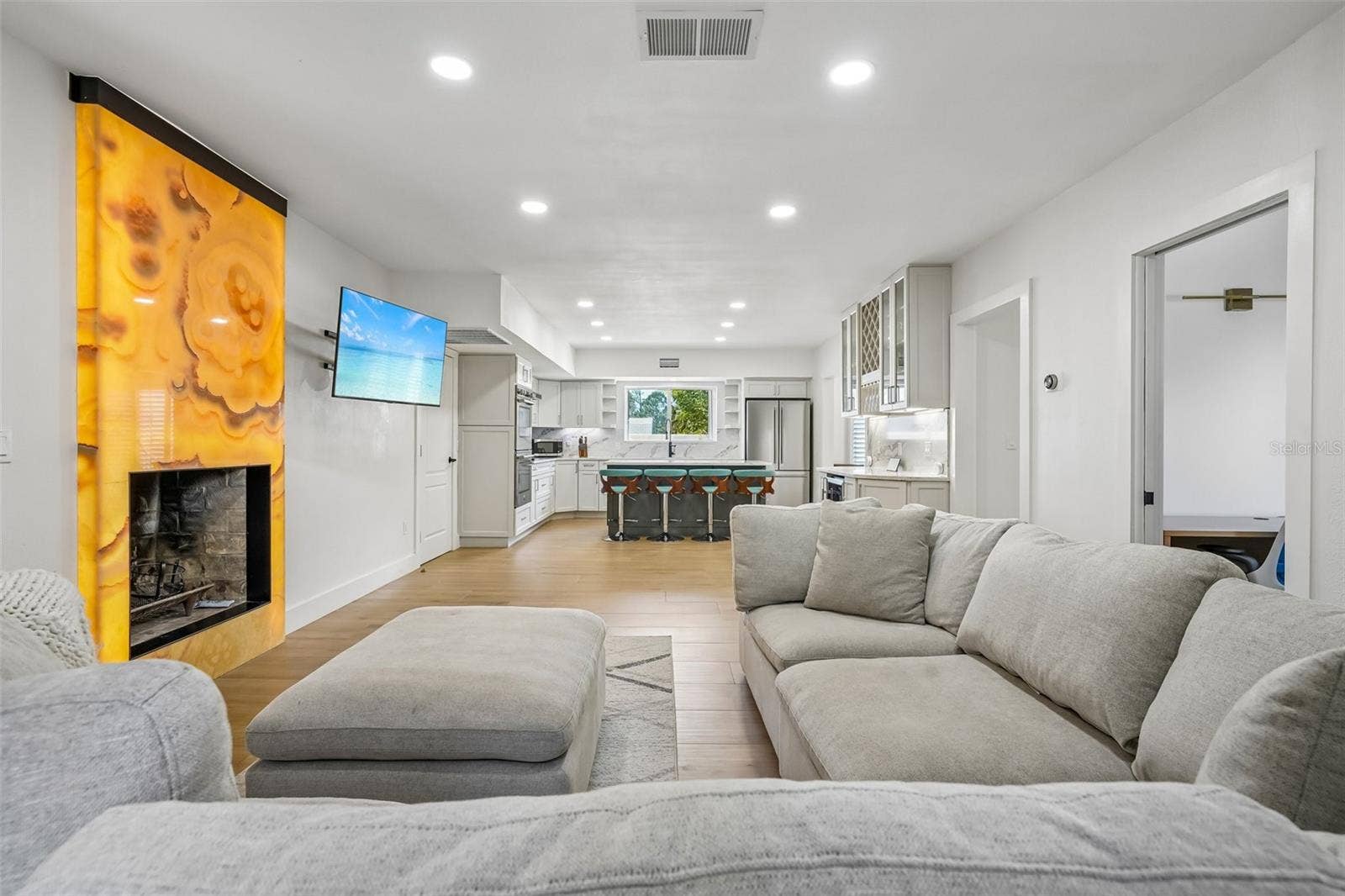 7100 PARK STREET S, St Petersburg, FL 33707 7100 PARK STREET S, St Petersburg, FL 33707