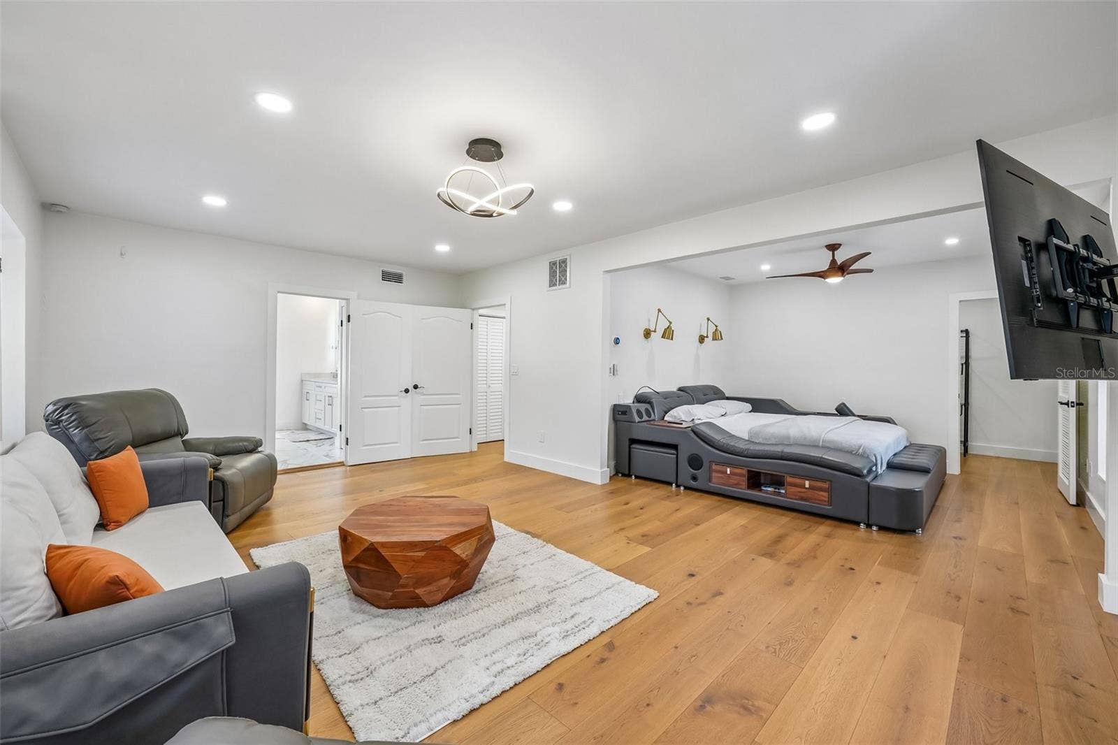 7100 PARK STREET S, St Petersburg, FL 33707 7100 PARK STREET S, St Petersburg, FL 33707