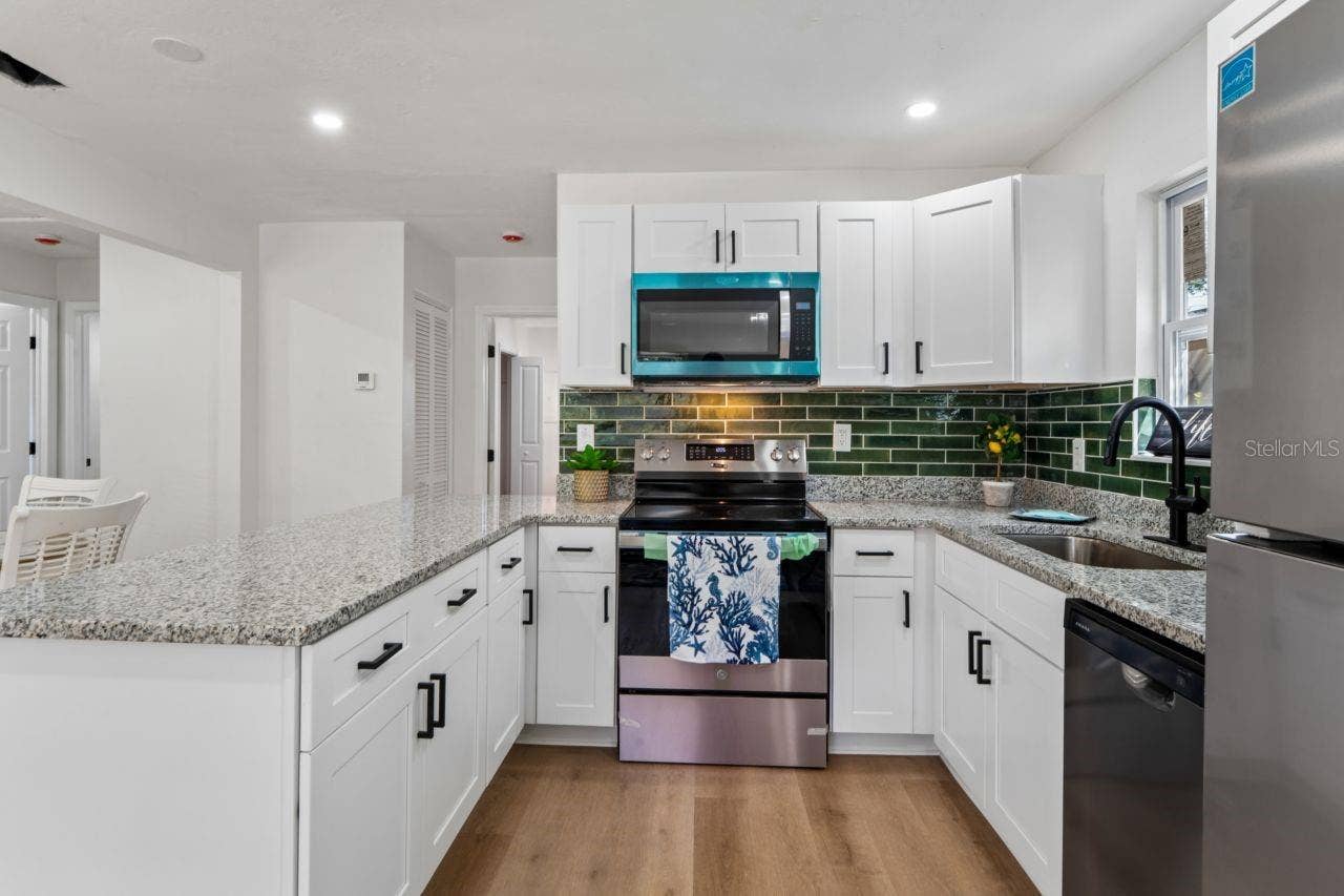 2929 EMERSON AVENUE S, St Petersburg, FL 33712 2929 EMERSON AVENUE S, St Petersburg, FL 33712