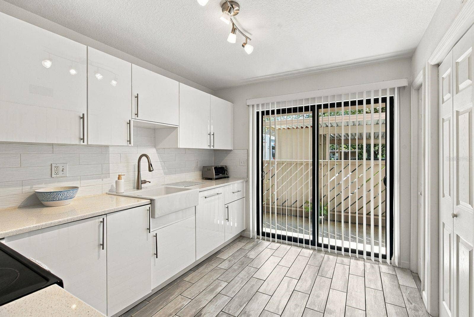 515 MISTLETOE COURT, #B, Safety Harbor, FL 34695