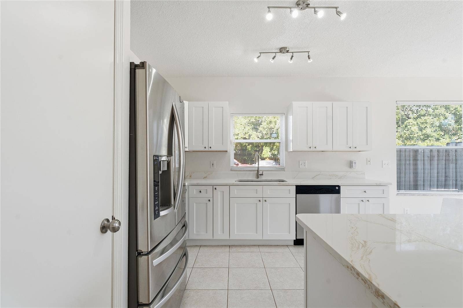 16867 LE CLARE SHORES DRIVE, Tampa, FL 33624