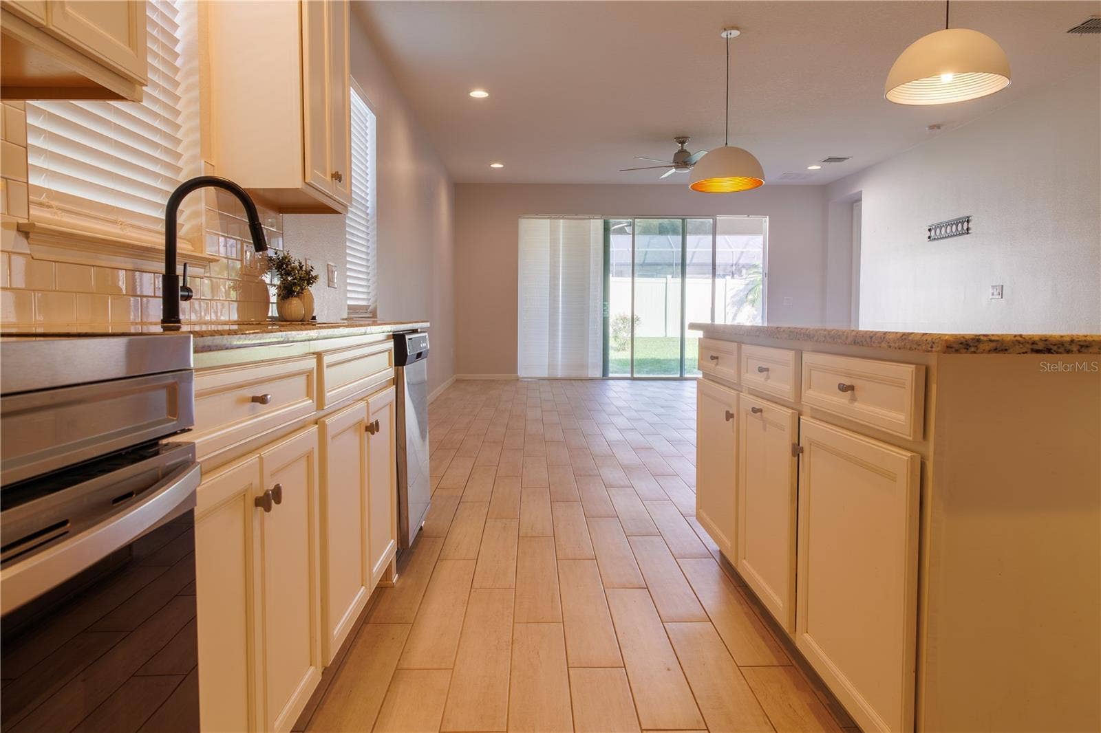 1011 BETTER DAYS PLACE, Valrico, FL 33594 Kitchen