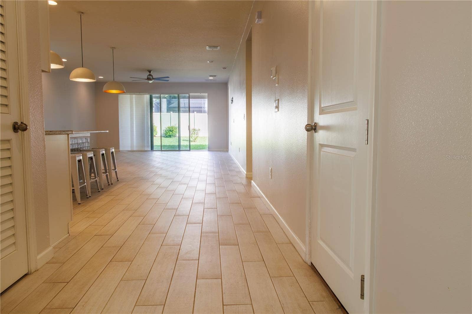 1011 BETTER DAYS PLACE, Valrico, FL 33594 Entry View