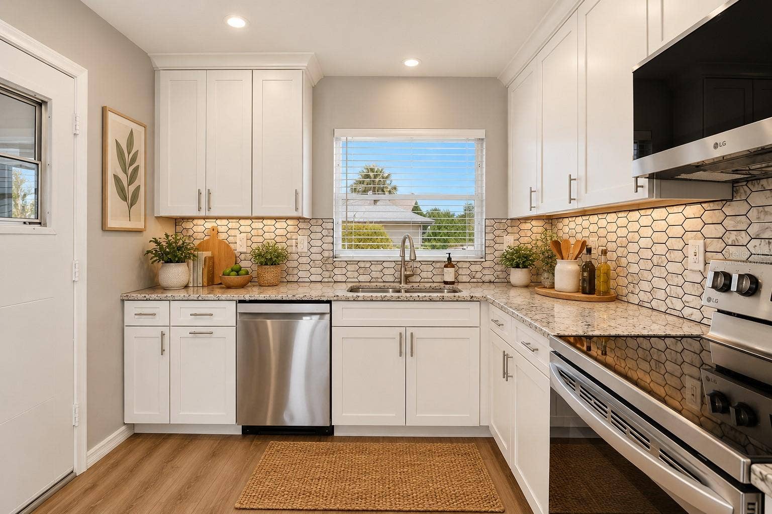 801 OAKMONT AVENUE, Sun City Center, FL 33573 VIRTUALLY STAGED