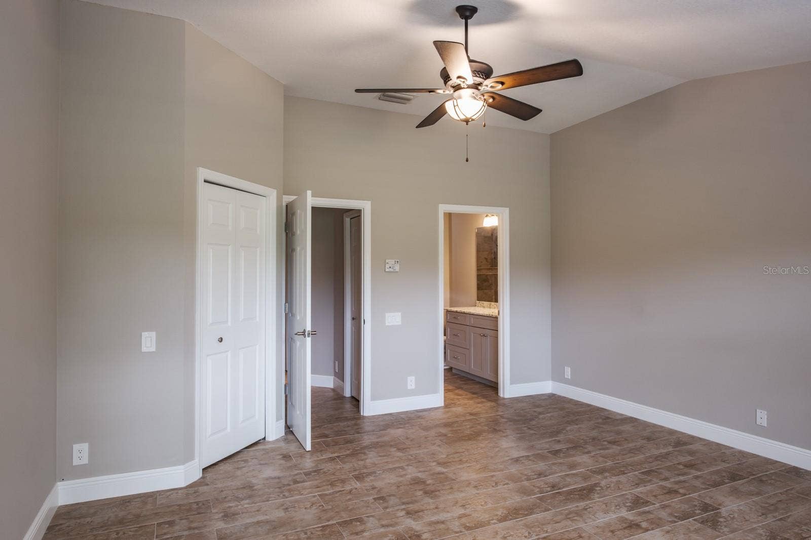 3298 COVERED BRIDGE DRIVE W, Dunedin, FL 34698 3298 COVERED BRIDGE DRIVE W, Dunedin, FL 34698