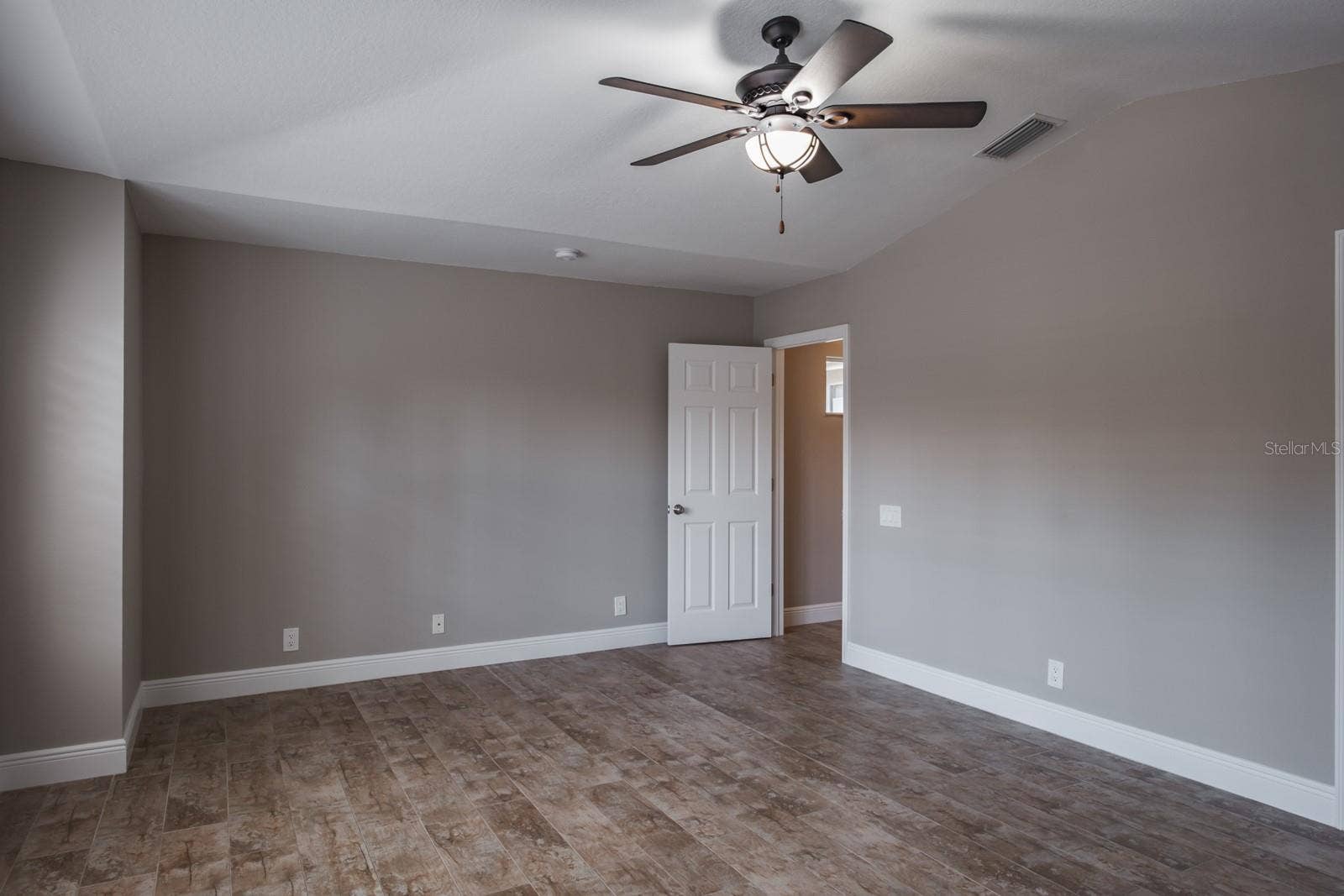 3298 COVERED BRIDGE DRIVE W, Dunedin, FL 34698 3298 COVERED BRIDGE DRIVE W, Dunedin, FL 34698