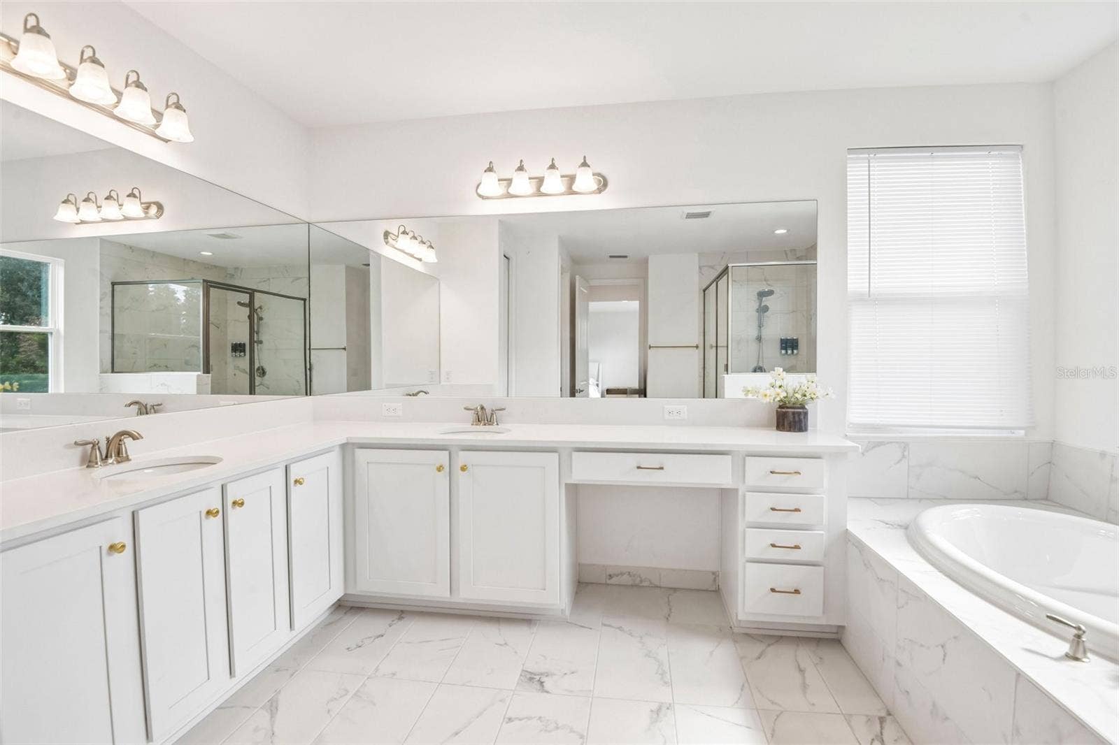 Primary En Suite Bath