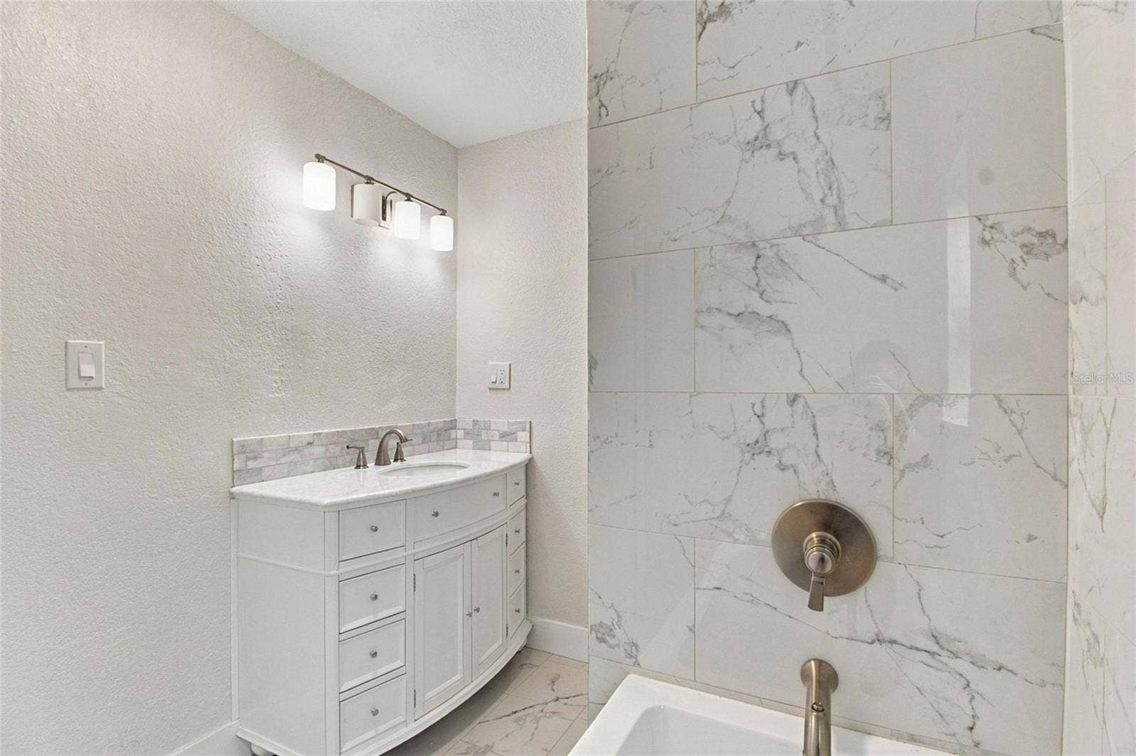 4608 HARVEY AVENUE, Tampa, FL 33603