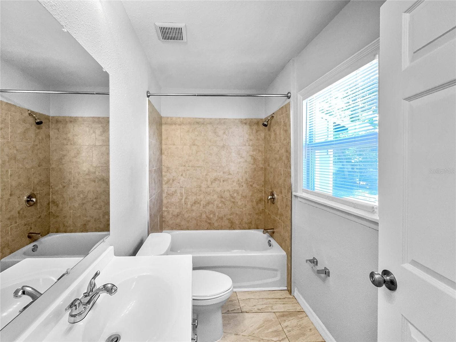 3110 W HARTNETT AVENUE, Tampa, FL 33611 3110 W HARTNETT AVENUE, Tampa, FL 33611