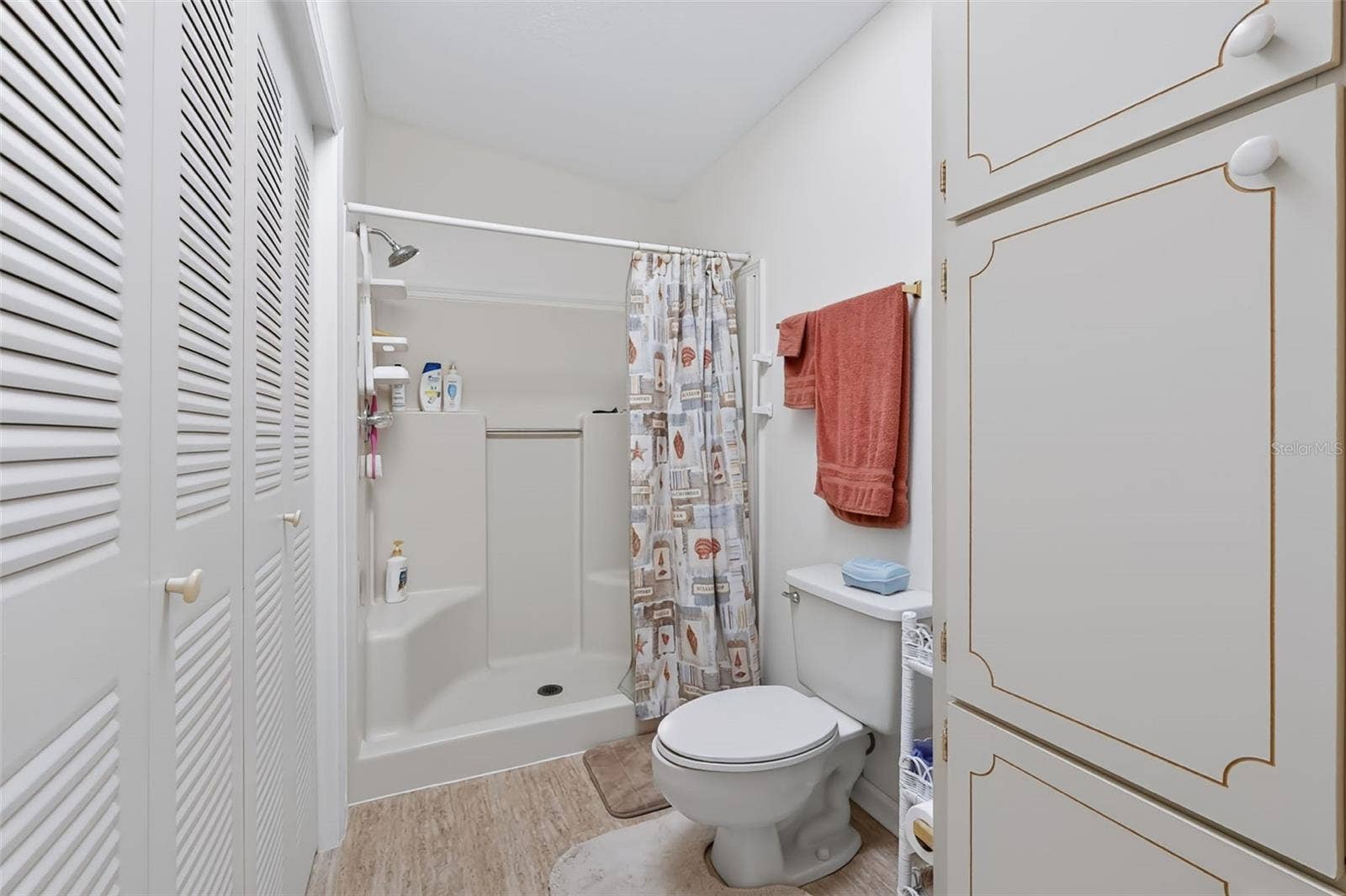 1220 MARIA COURT, Lady Lake, FL 32159 En Suite Bathroom