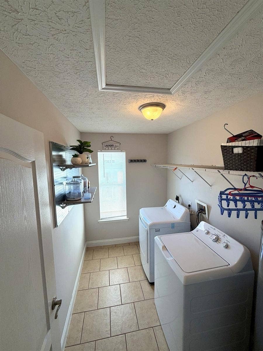 6509 LAKE JOANNA CIRCLE, Panama City, FL 32404 6509 LAKE JOANNA CIRCLE, Panama City, FL 32404
