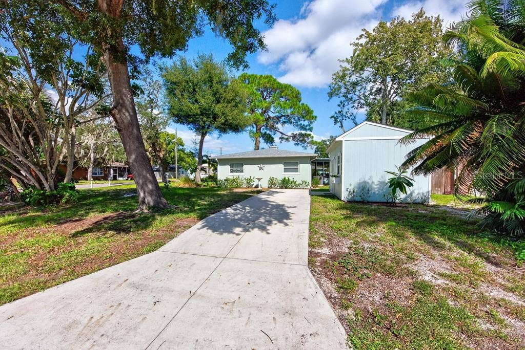 6436 LAMBERT LANE, New Port Richey, FL 34652