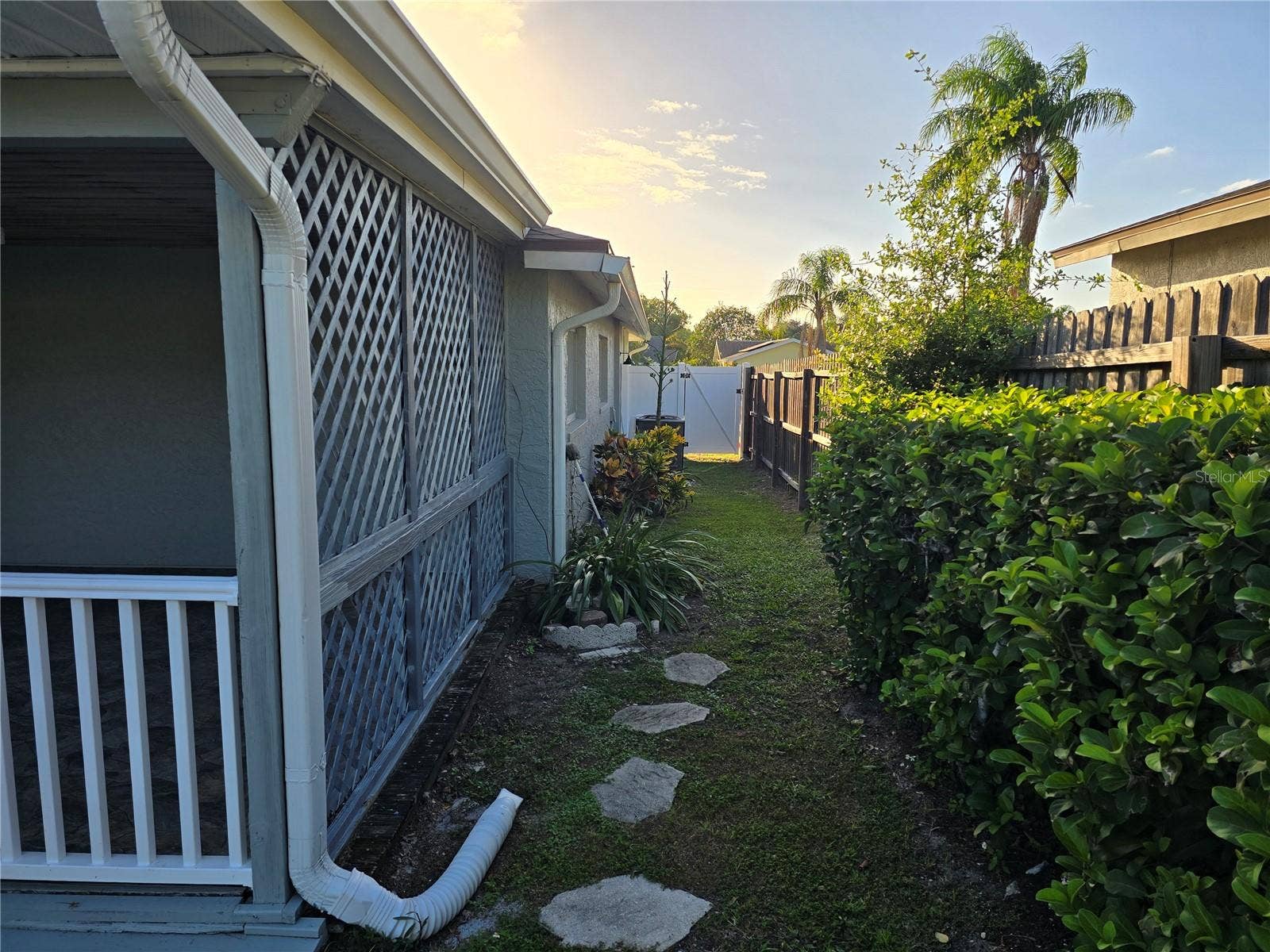 1007 VINEYARD COURT, Dunedin, FL 34698 1007 VINEYARD COURT, Dunedin, FL 34698