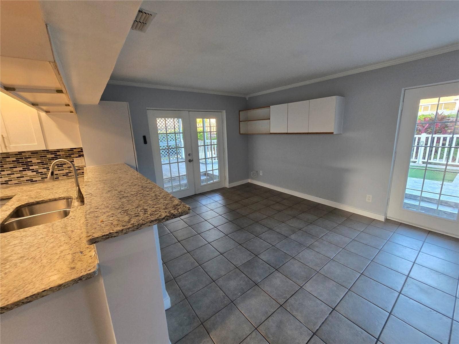 1007 VINEYARD COURT, Dunedin, FL 34698 1007 VINEYARD COURT, Dunedin, FL 34698
