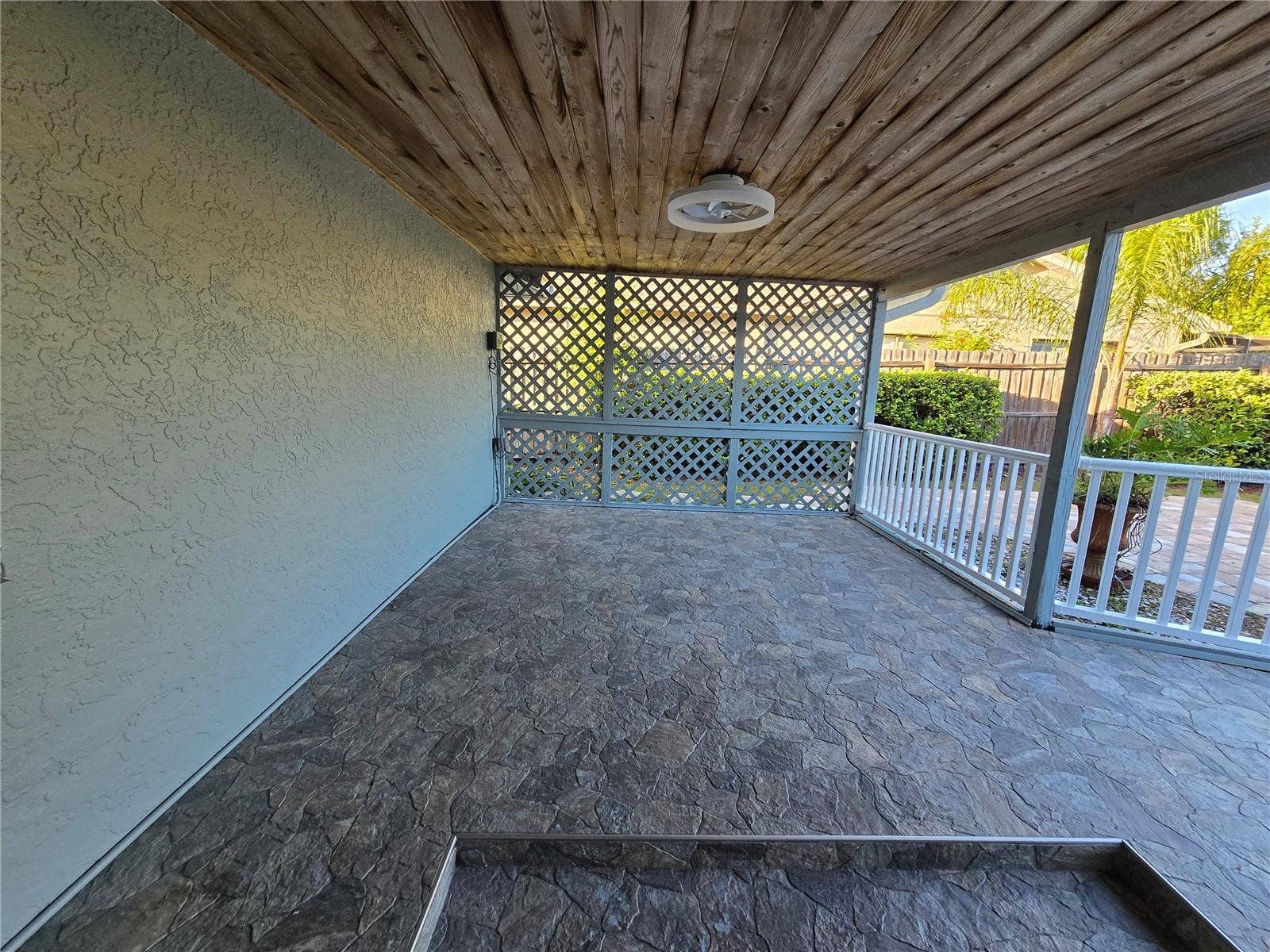 1007 VINEYARD COURT, Dunedin, FL 34698 1007 VINEYARD COURT, Dunedin, FL 34698