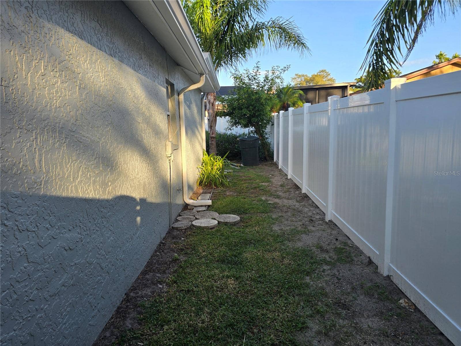 1007 VINEYARD COURT, Dunedin, FL 34698 1007 VINEYARD COURT, Dunedin, FL 34698