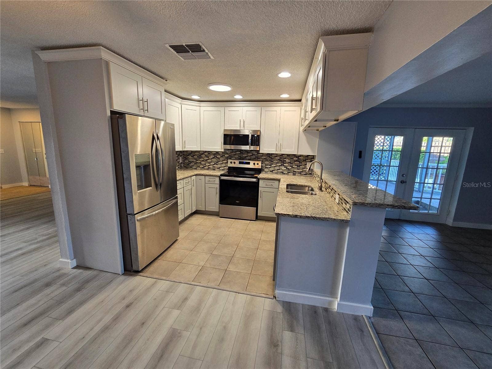 1007 VINEYARD COURT, Dunedin, FL 34698 1007 VINEYARD COURT, Dunedin, FL 34698