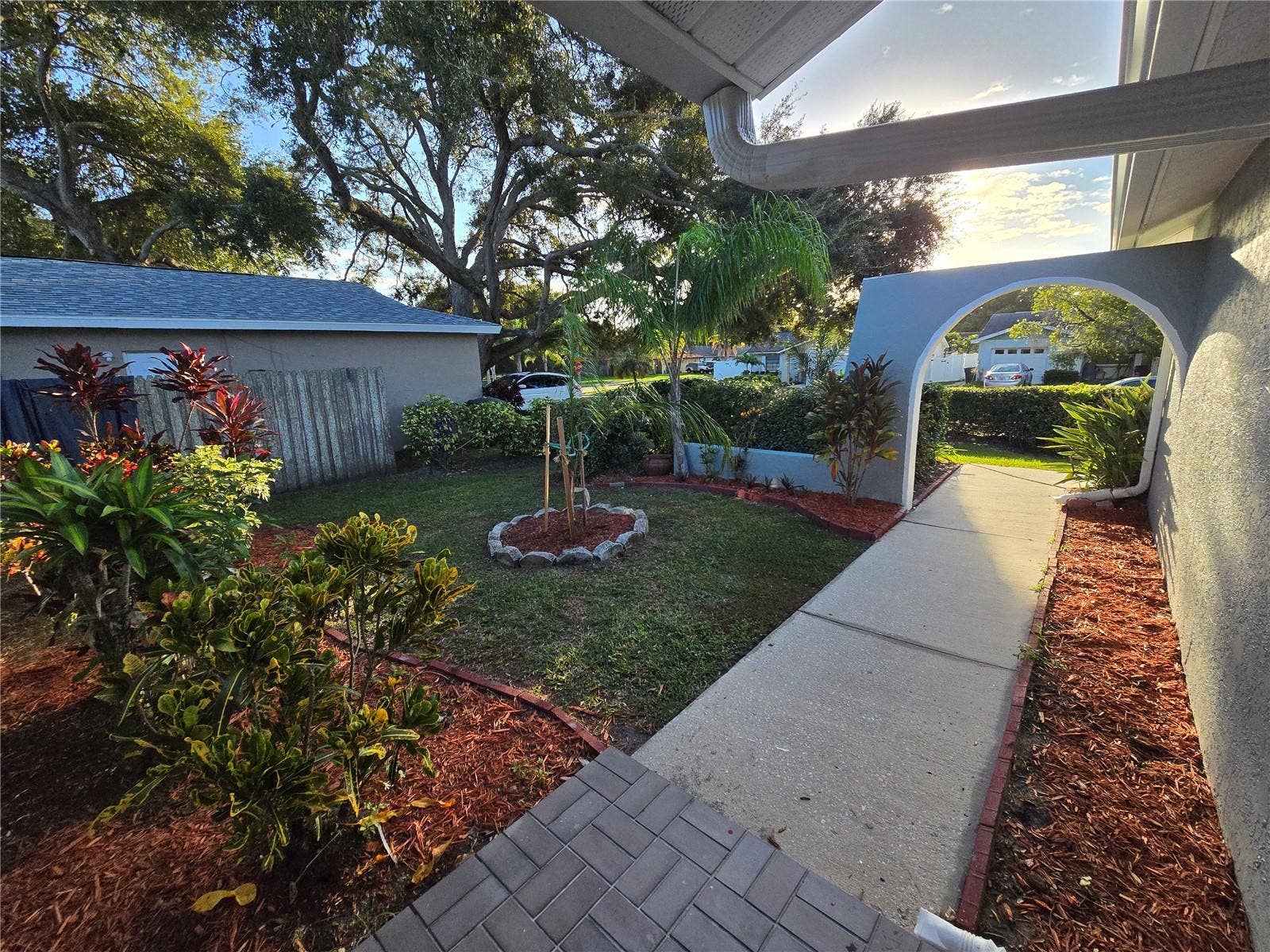 1007 VINEYARD COURT, Dunedin, FL 34698 1007 VINEYARD COURT, Dunedin, FL 34698