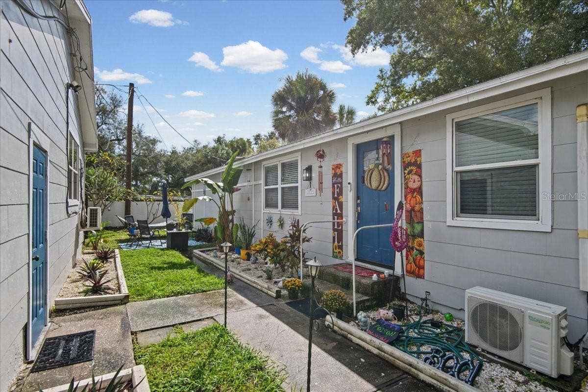 257 14TH STREET NW, Largo, FL 33770 257 14TH STREET NW, Largo, FL 33770