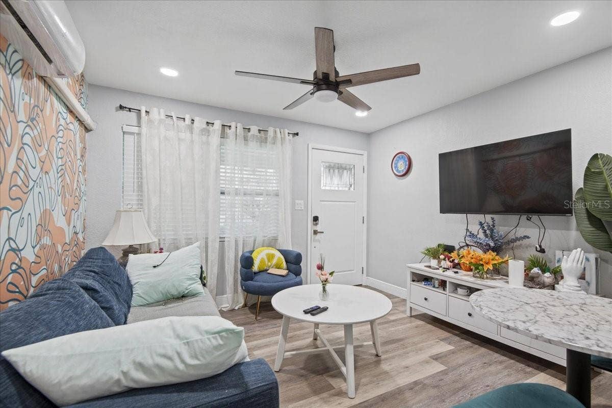 257 14TH STREET NW, Largo, FL 33770 257 14TH STREET NW, Largo, FL 33770