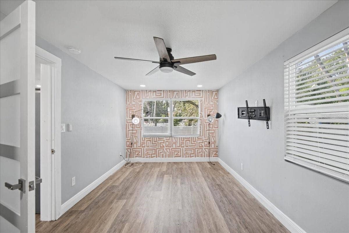 257 14TH STREET NW, Largo, FL 33770 257 14TH STREET NW, Largo, FL 33770