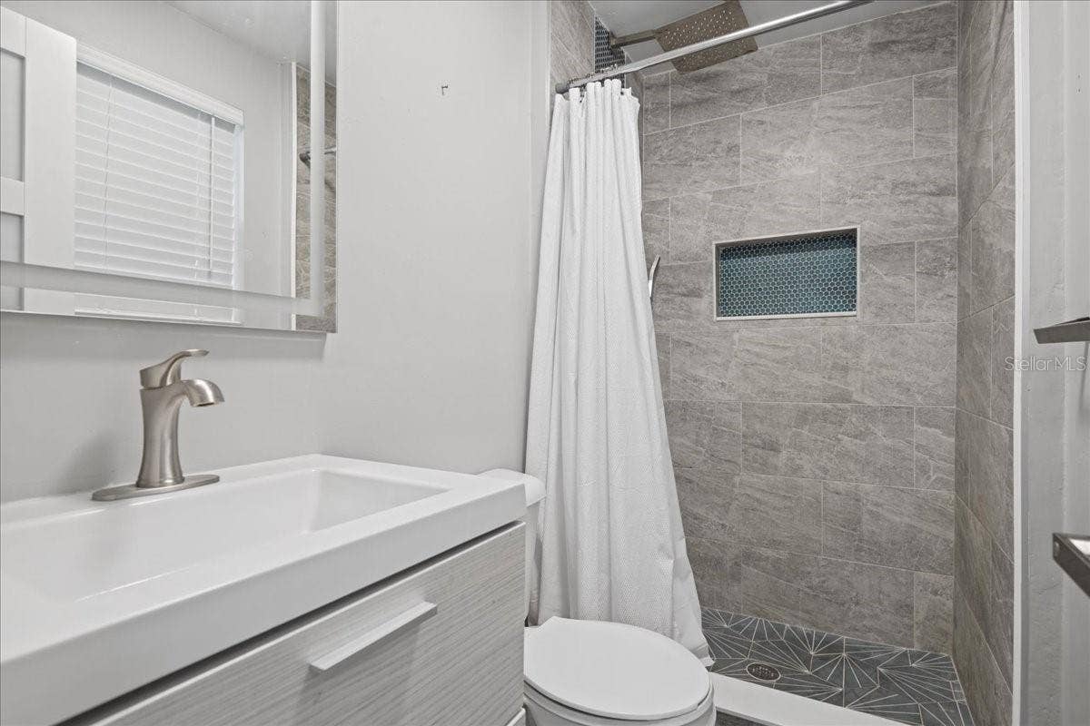 257 14TH STREET NW, Largo, FL 33770 257 14TH STREET NW, Largo, FL 33770