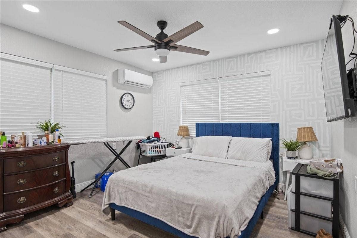257 14TH STREET NW, Largo, FL 33770 257 14TH STREET NW, Largo, FL 33770