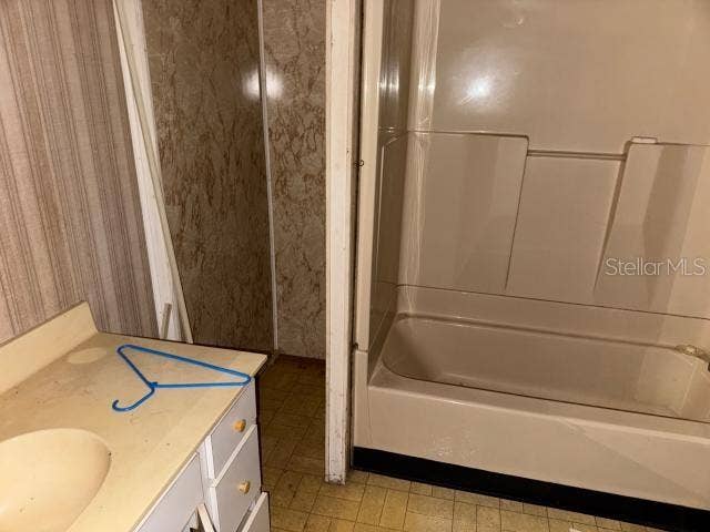 4825 VICTORIA AVENUE, Sarasota, FL 34233 4825 VICTORIA AVENUE, Sarasota, FL 34233