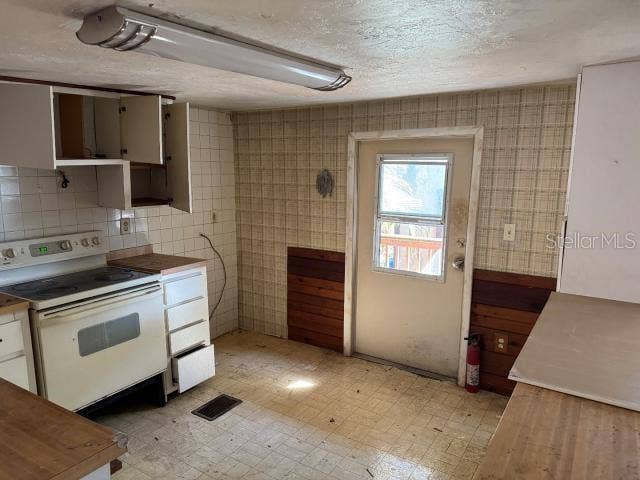 4825 VICTORIA AVENUE, Sarasota, FL 34233 4825 VICTORIA AVENUE, Sarasota, FL 34233