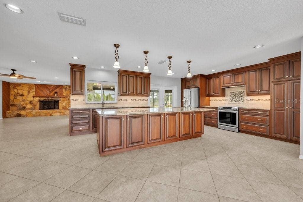 5710 WO GRIFFIN ROAD, Plant City, FL 33567 5710 WO GRIFFIN ROAD, Plant City, FL 33567