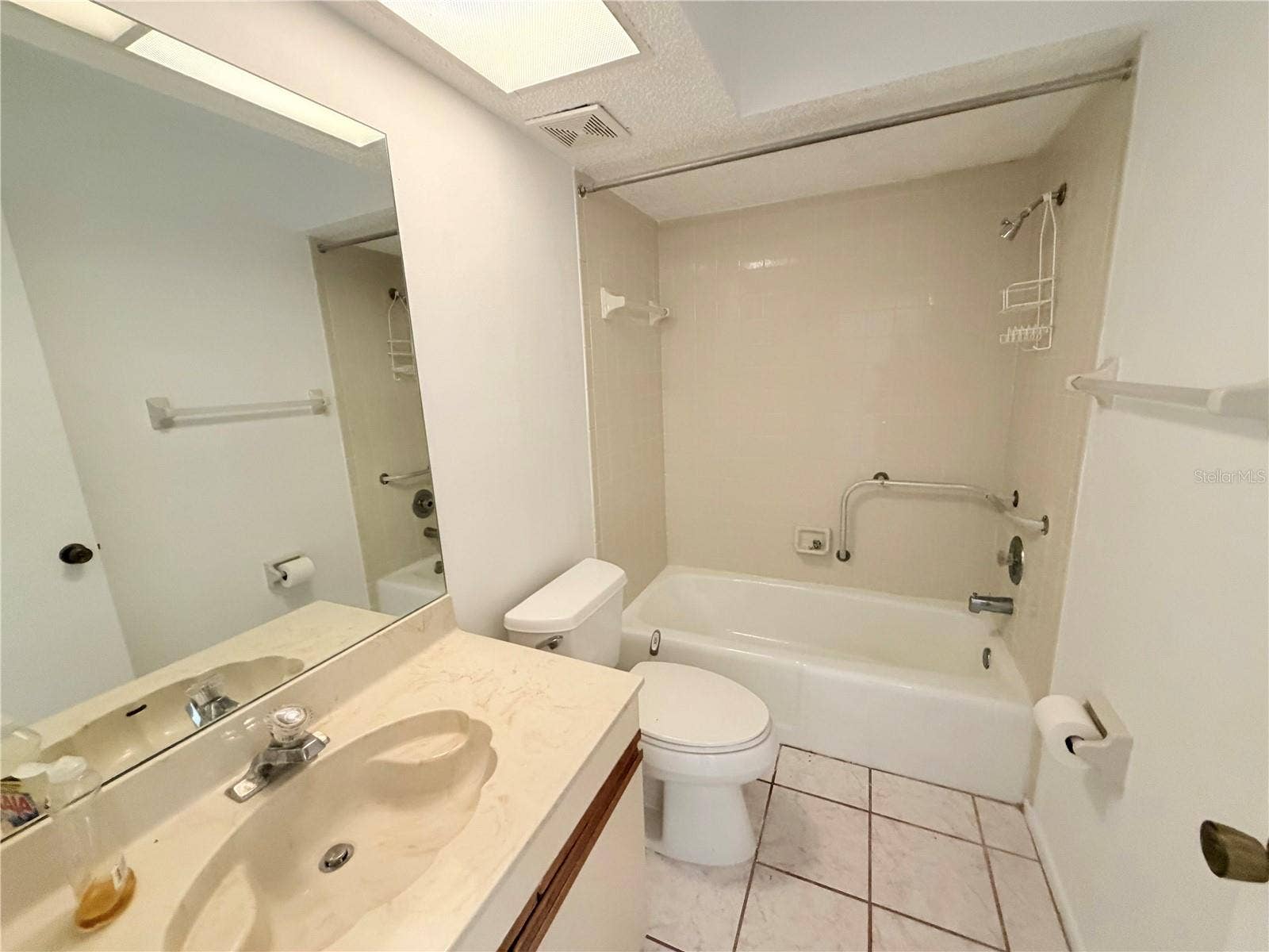 8151 HEATHERWOOD DRIVE, #111, Seminole, FL 33777 2nd bathroom w/ tub