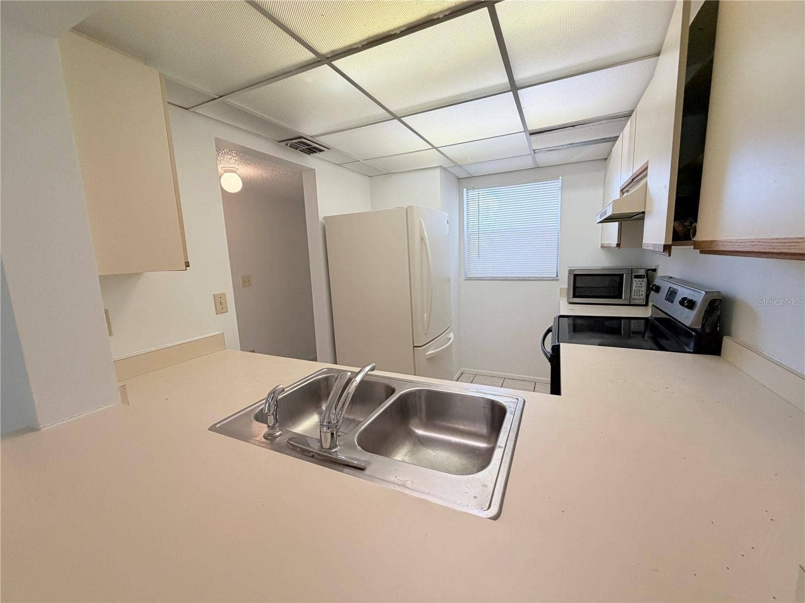 8151 HEATHERWOOD DRIVE, #111, Seminole, FL 33777 8151 HEATHERWOOD DRIVE, #111, Seminole, FL 33777