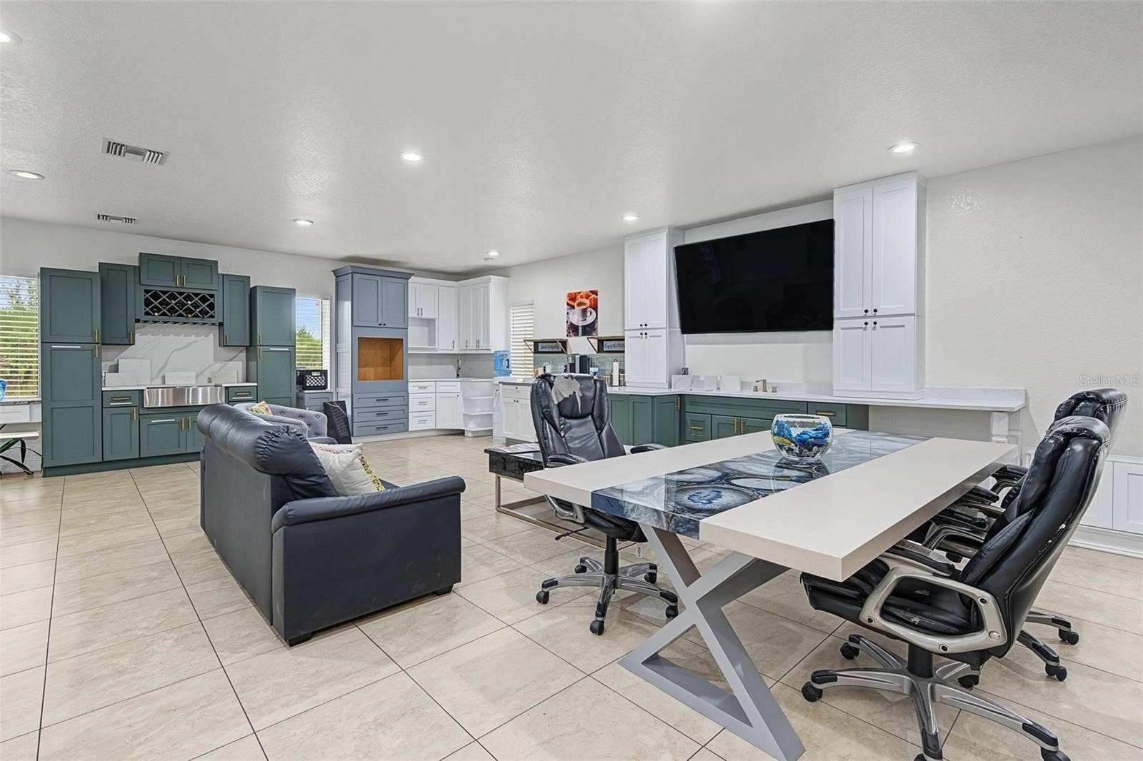13650 N 12TH STREET, Tampa, FL 33613 13650 N 12TH STREET, Tampa, FL 33613