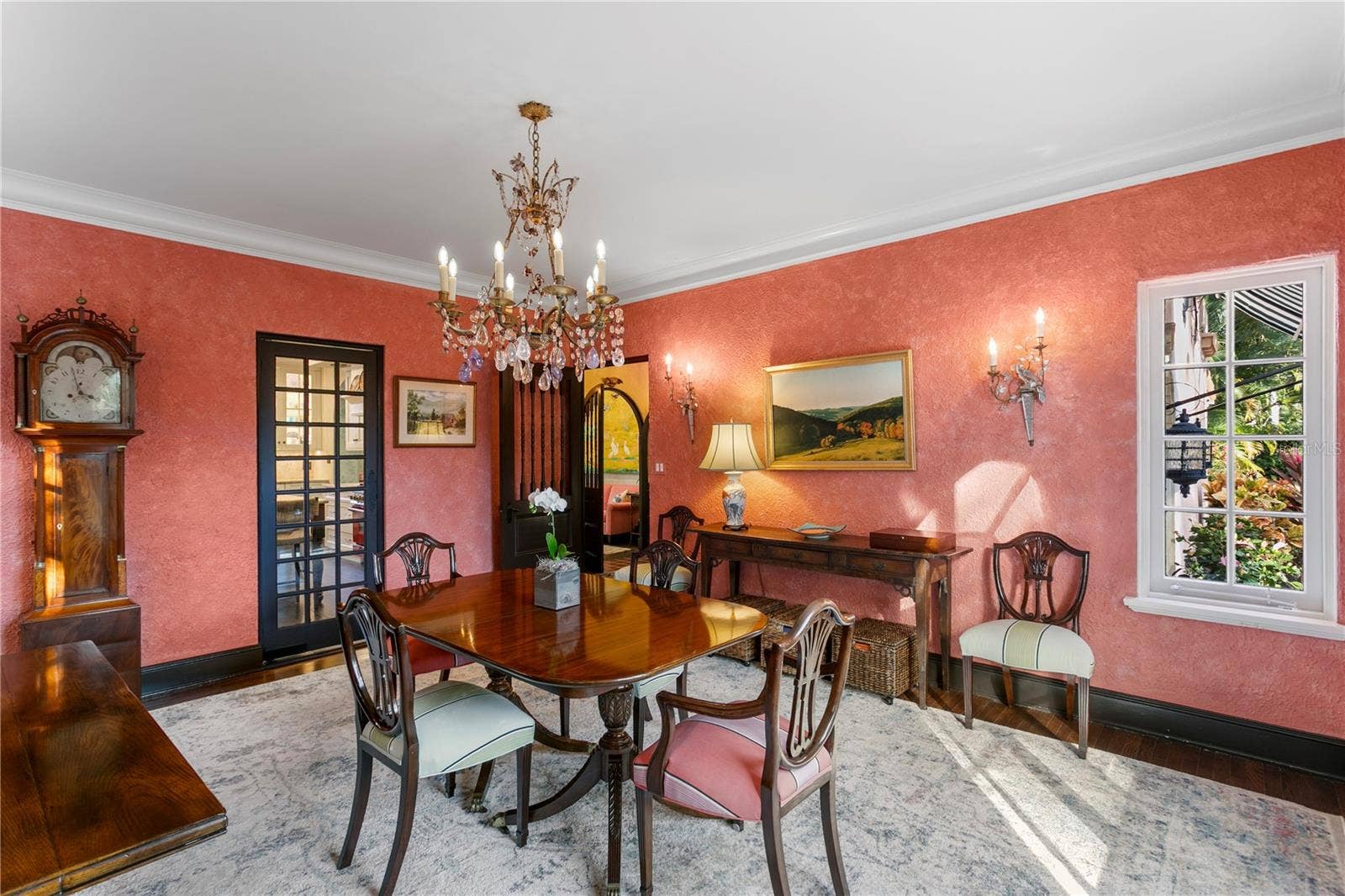 7211 3RD AVENUE S, St Petersburg, FL 33707 Original crown moldings, baseboards, and flooring throughout.