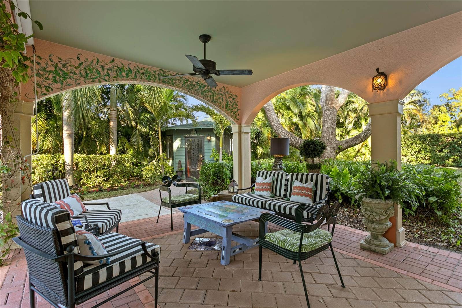 7211 3RD AVENUE S, St Petersburg, FL 33707 7211 3RD AVENUE S, St Petersburg, FL 33707