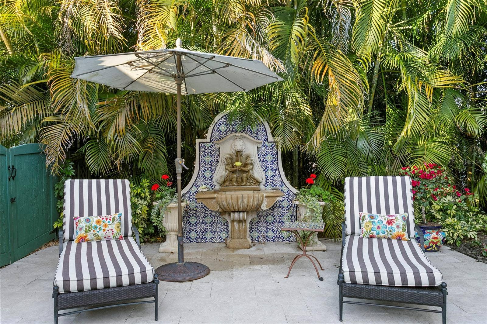 7211 3RD AVENUE S, St Petersburg, FL 33707 7211 3RD AVENUE S, St Petersburg, FL 33707