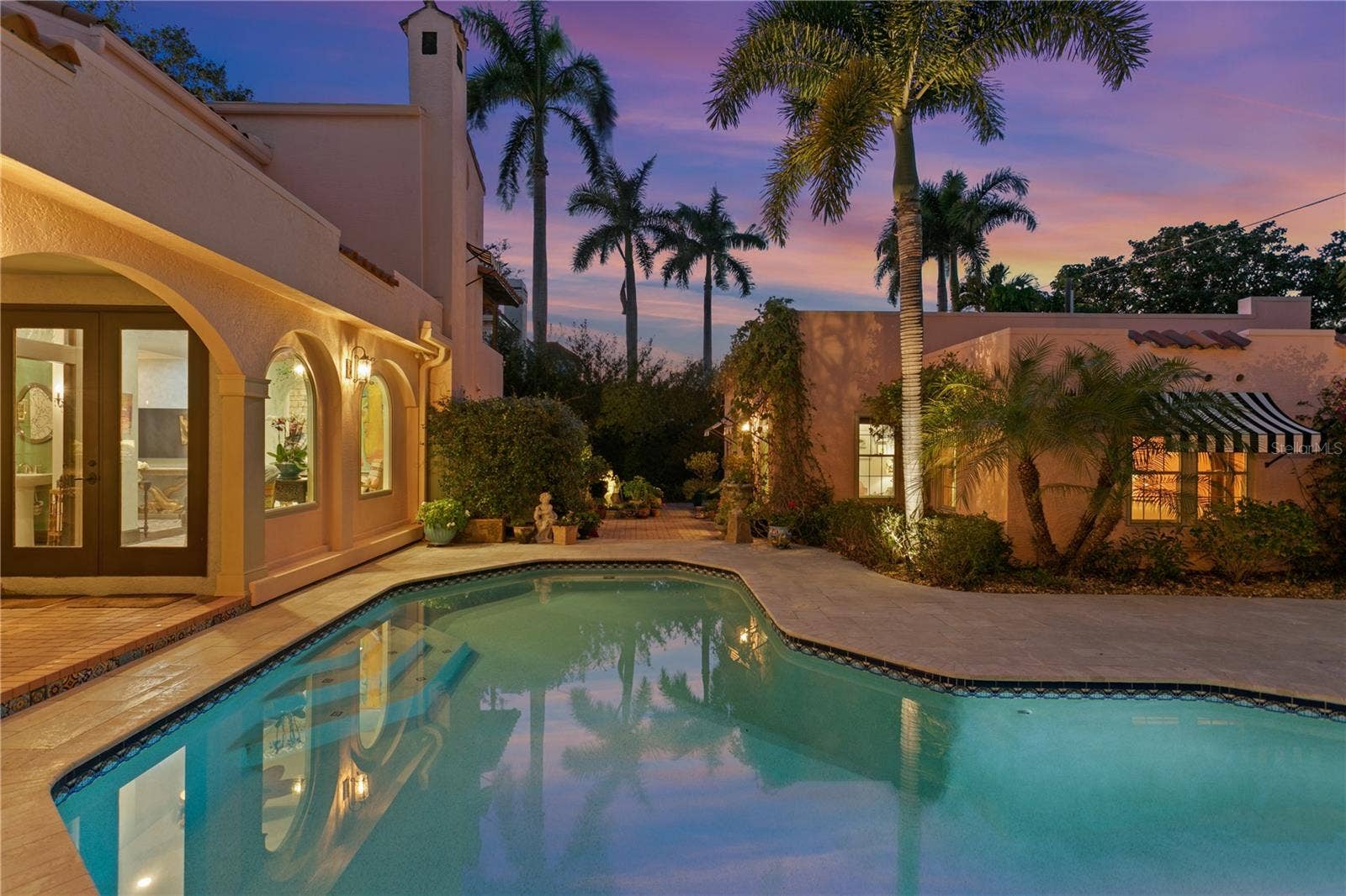 7211 3RD AVENUE S, St Petersburg, FL 33707 7211 3RD AVENUE S, St Petersburg, FL 33707